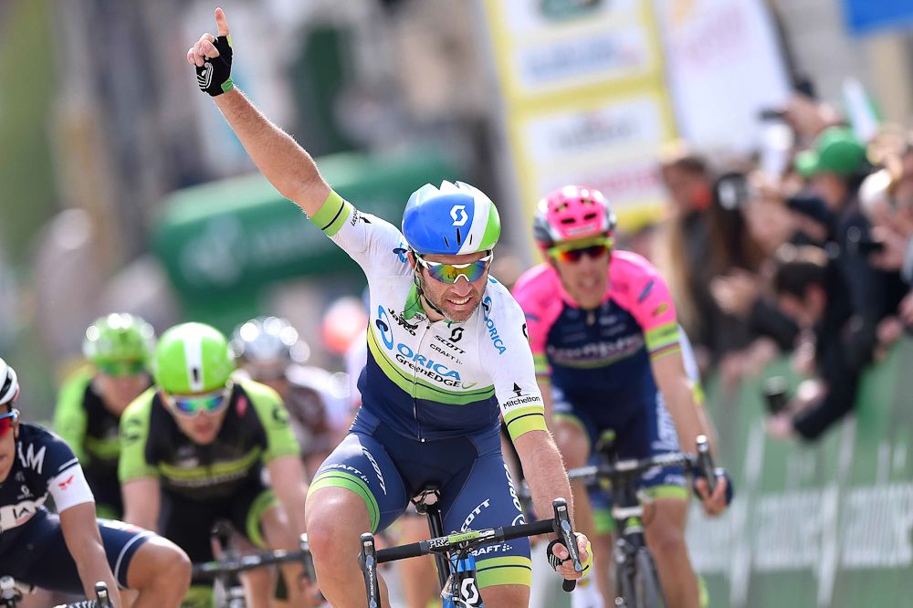 Albasini takes the stage 2 win.