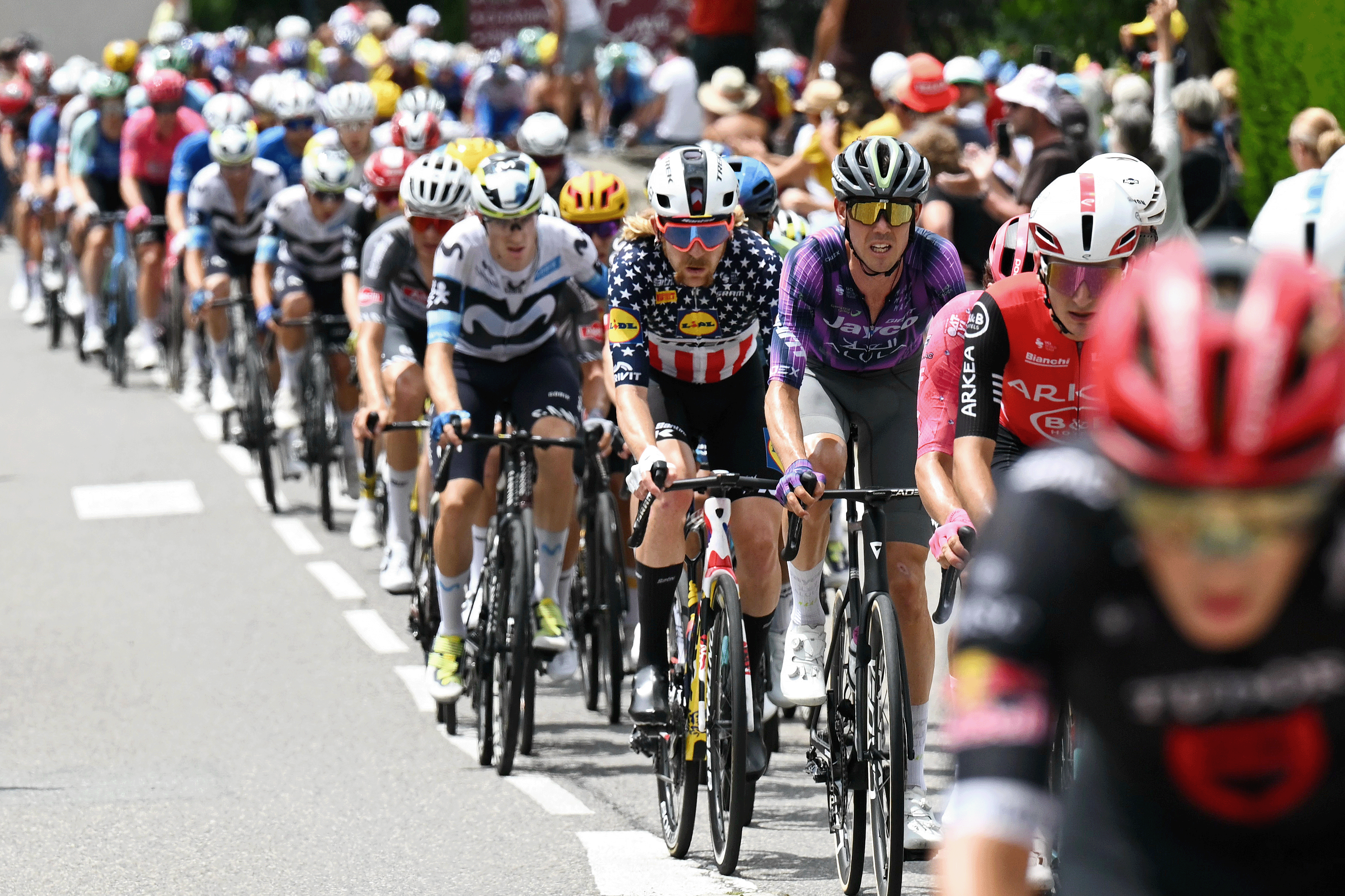 LUCHON-SUPERBAGNERES, FRANCE - JULY 19: (L-R) Quinn Simmons of The United States and Team Lidl - Trek and Ben O'Connor of Australia and Team Jayco AlUla compete during the 112th Tour de France 2025, Stage 14 a 182.6km stage from Pau to Luchon-Superbagneres 1794m / #UCIWT / on July 19, 2025 in Luchon-Superbagneres, France. (Photo by Tim de Waele/Getty Images)