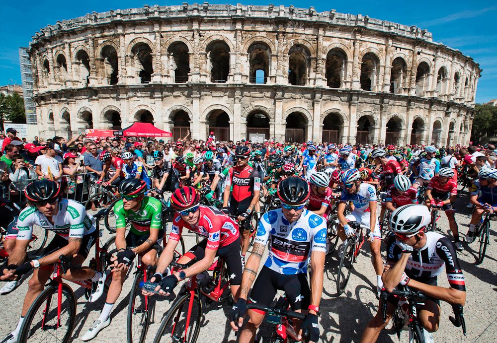 Riders wait for the start of stage 2 at the Vuelta