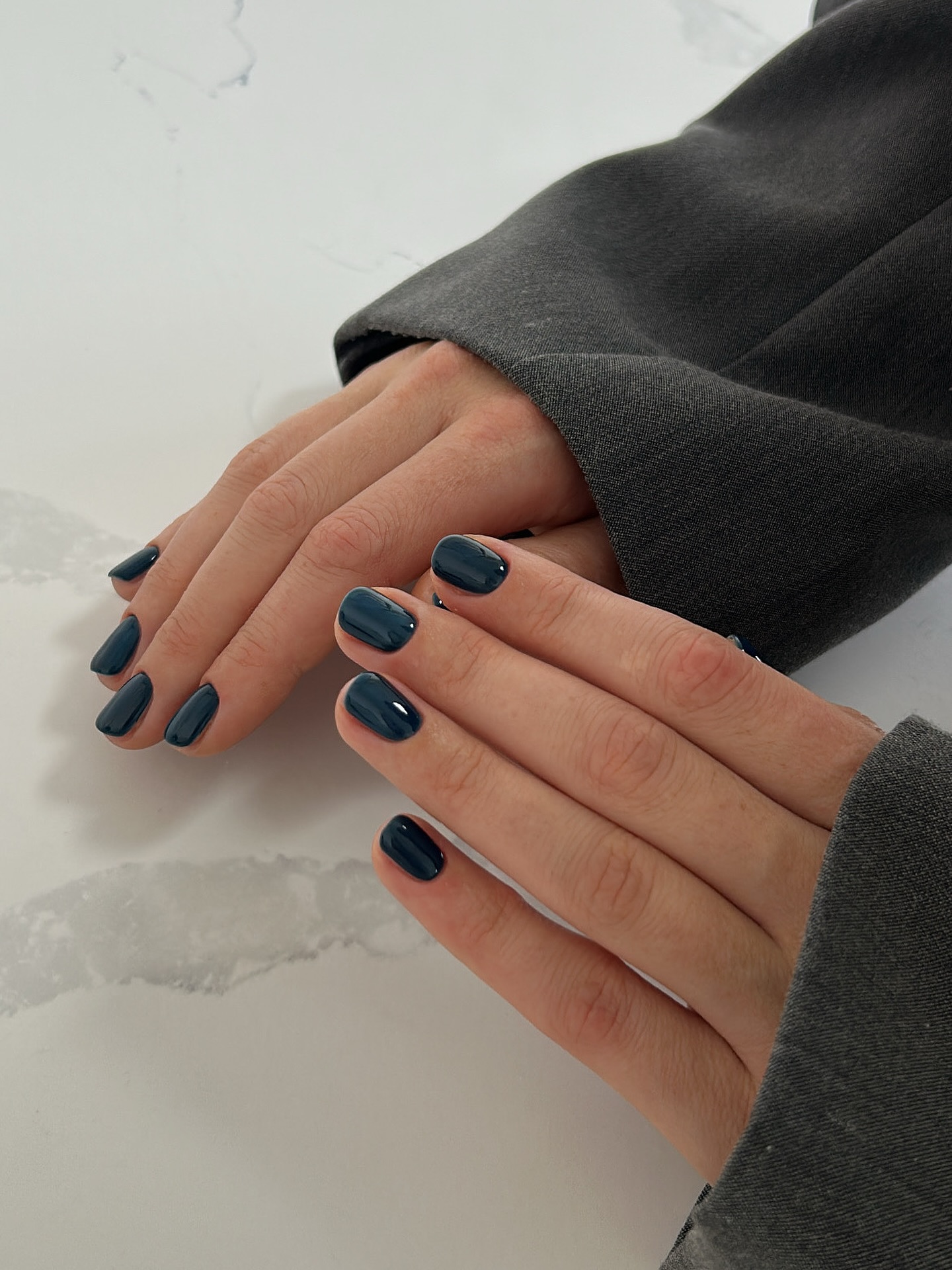 colori classici per unghie manicure blu navy
