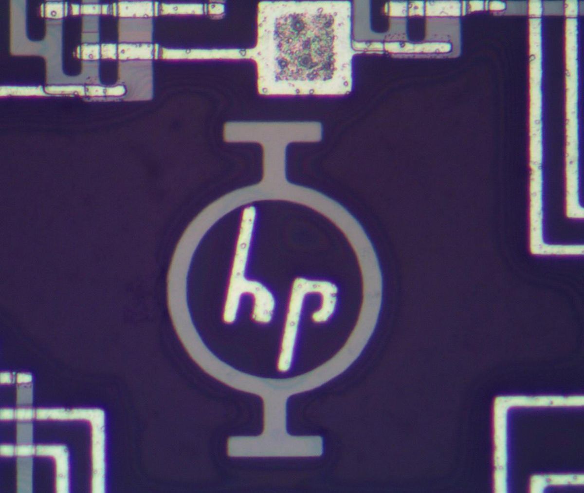 Ken Shirriff's images of a silicon-on-sapphire IC from HP