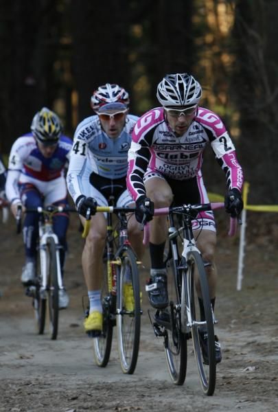 Derrick St John (Garneau Club/Chaussure/Ogilvy) leads the charge.