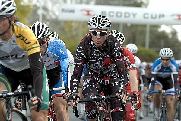 David Tanner (NSWIS) chose the darker option to his kit for stage two in Echuca.