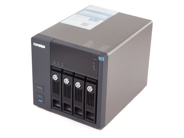 QNAP TS-453 Pro-8G NAS Packaging, Contents And Exterior