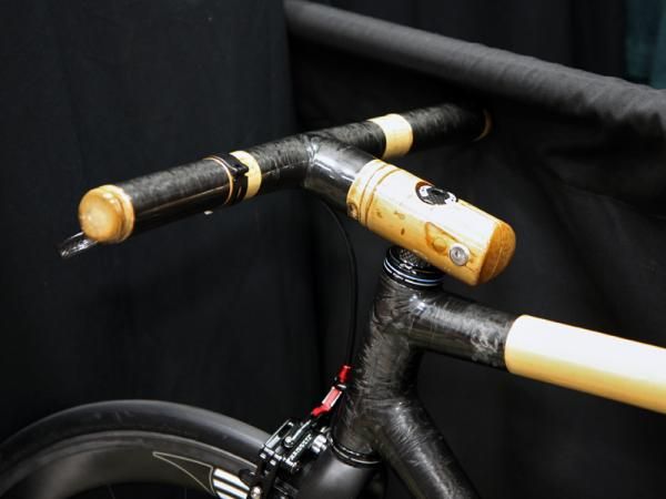 Boo Cycles fitted one of its NAHBS bikes with this novel one-piece bar and stem made of handwrapped carbon fiber and bamboo.