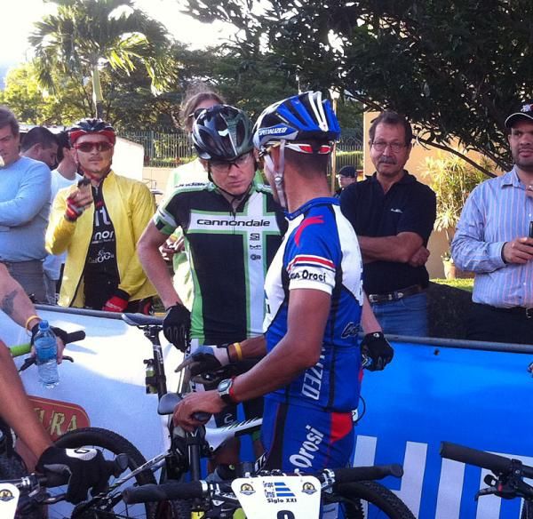 Alex Grant and Frederico Ramirez chat at the start
