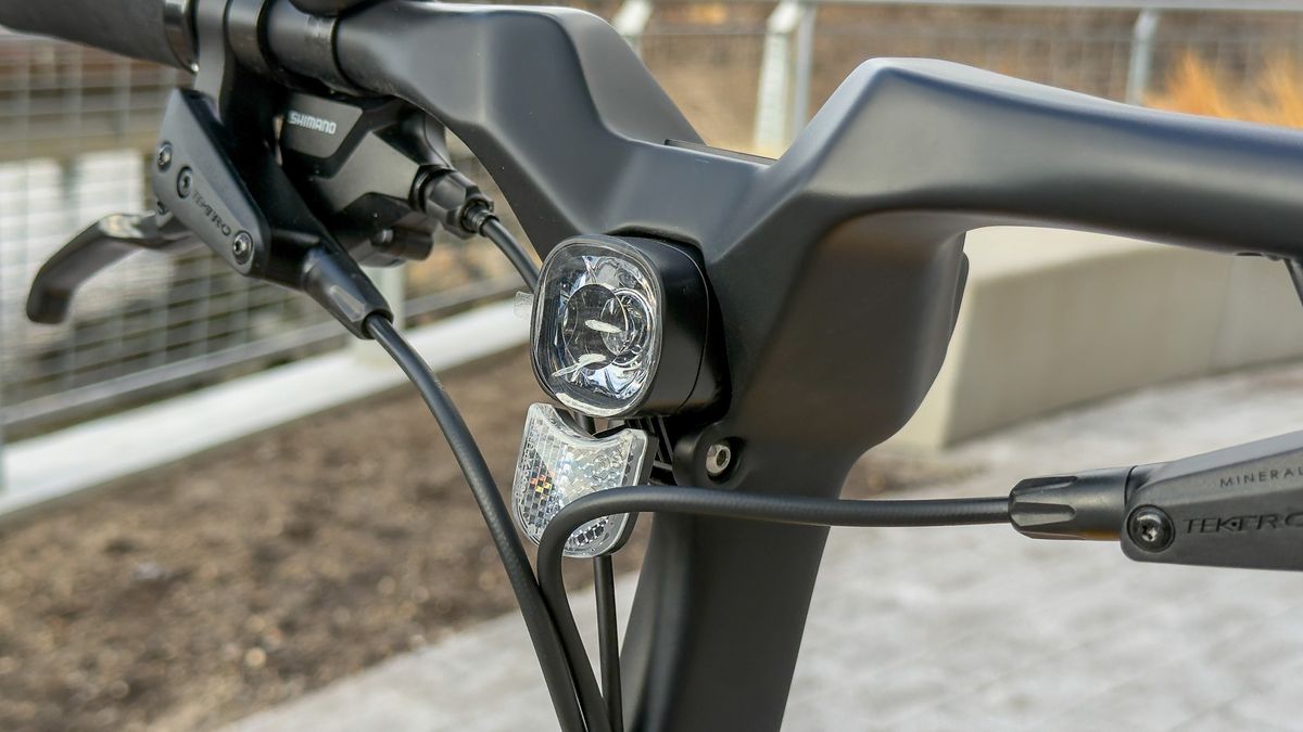 Urtopia Carbon Fold 1 - Front headlight