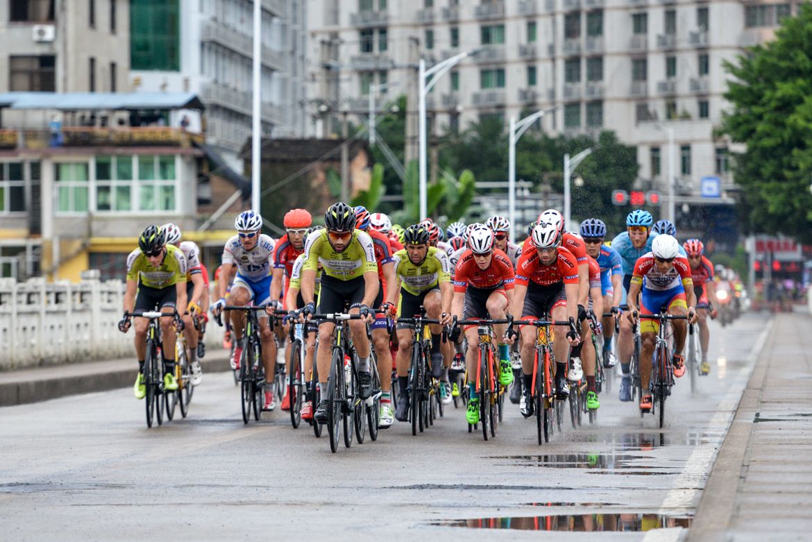 The peloton on stage 5 of the Tour of Fuzhou 2016