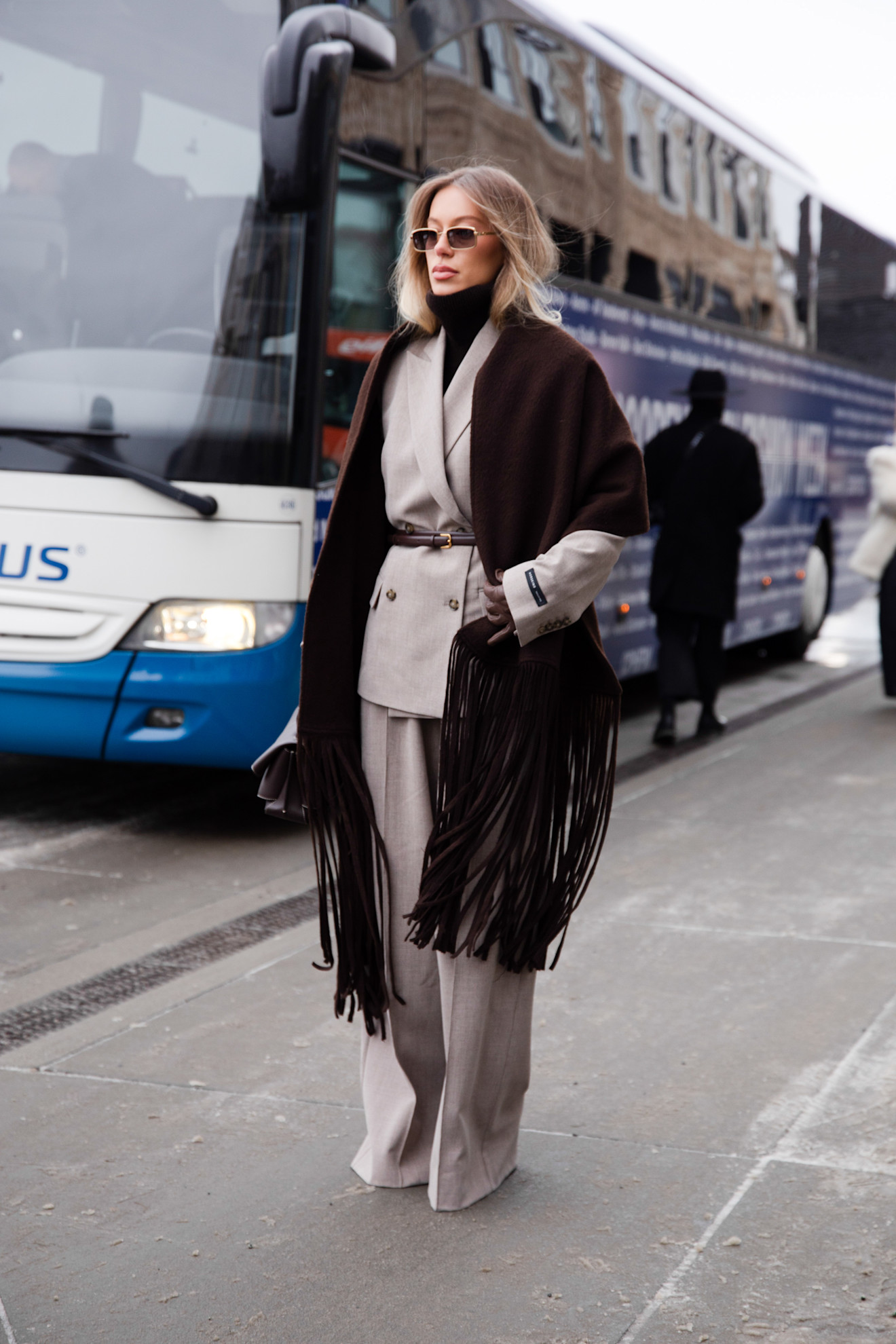 woman wearing suit set and shawl