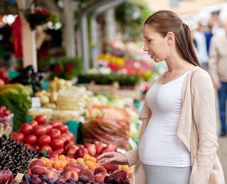 pregnant, vegetable, market, shopping