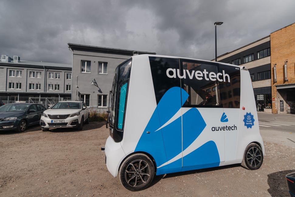 Auve Tech's self-driving bus