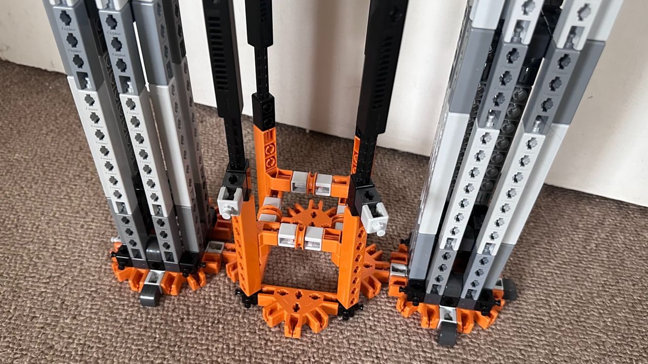 Engino Challenger Space Shuttle-build in progress (5)