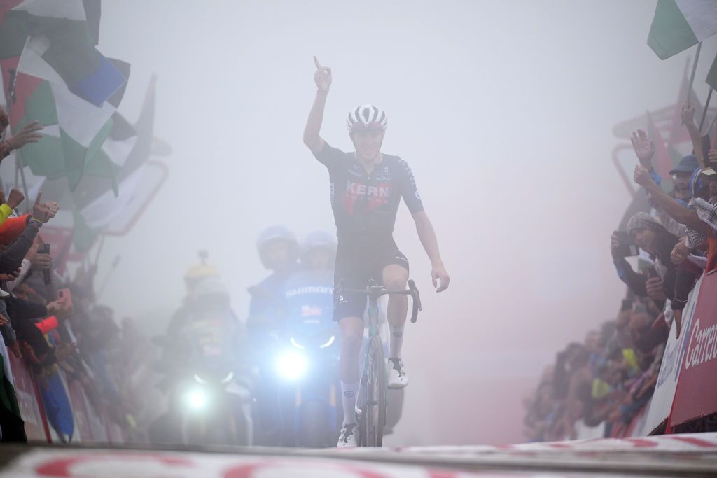 Pablo Castrillo claims stage 15 victory atop Cuitu Negru, O’Connor stays in purple