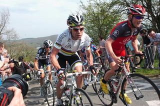 World champion Cadel Evans (BMC) and Chris Horner (RadioShack) tackle the La Redoute.