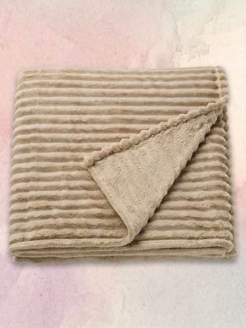 Gullstr&Aring;le Bedspread