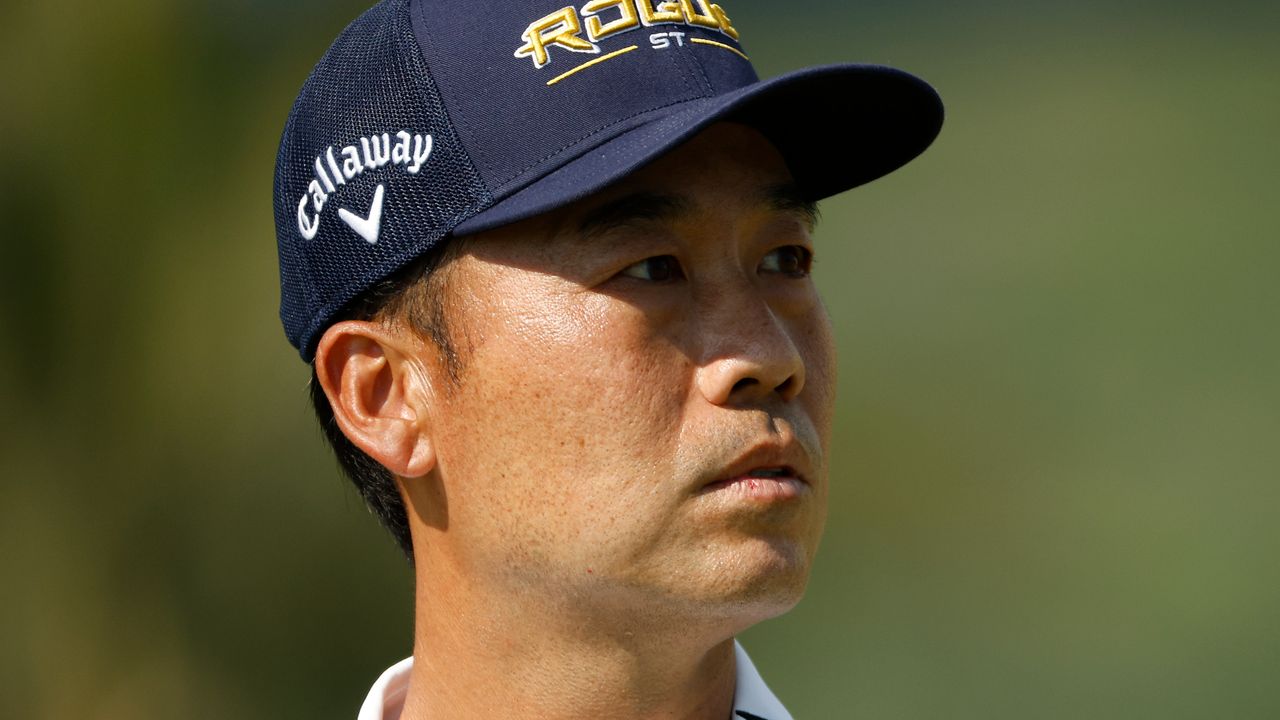 Kevin Na competes in the third round of the 2022 Sony Open in Hawaii