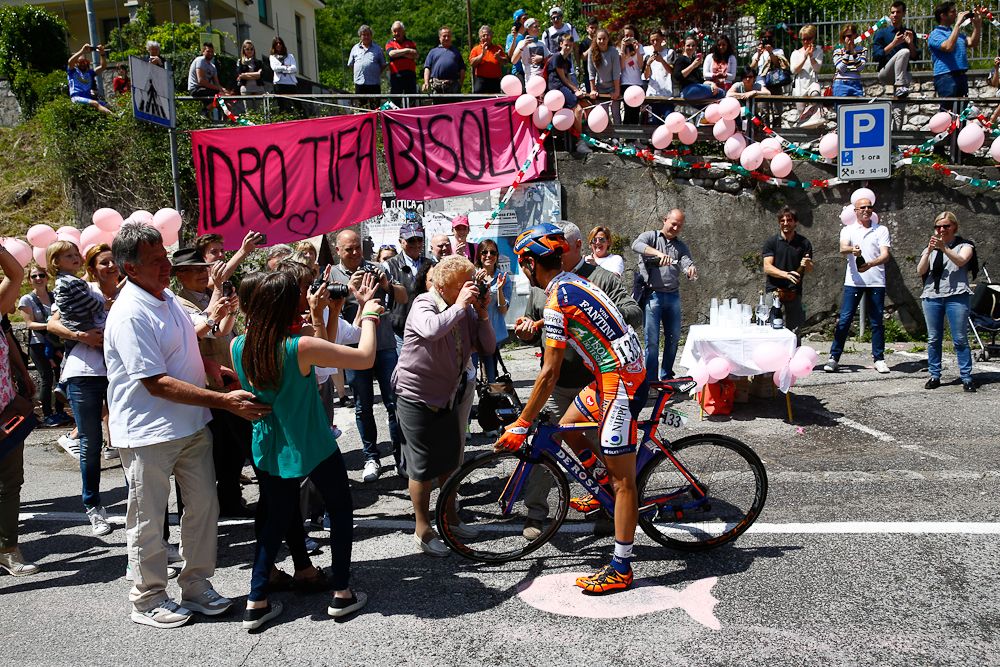 Alessandro Bisolti (Nippo - Vini Fantini) stops for a quick greeting during stage 17 at the Giro.