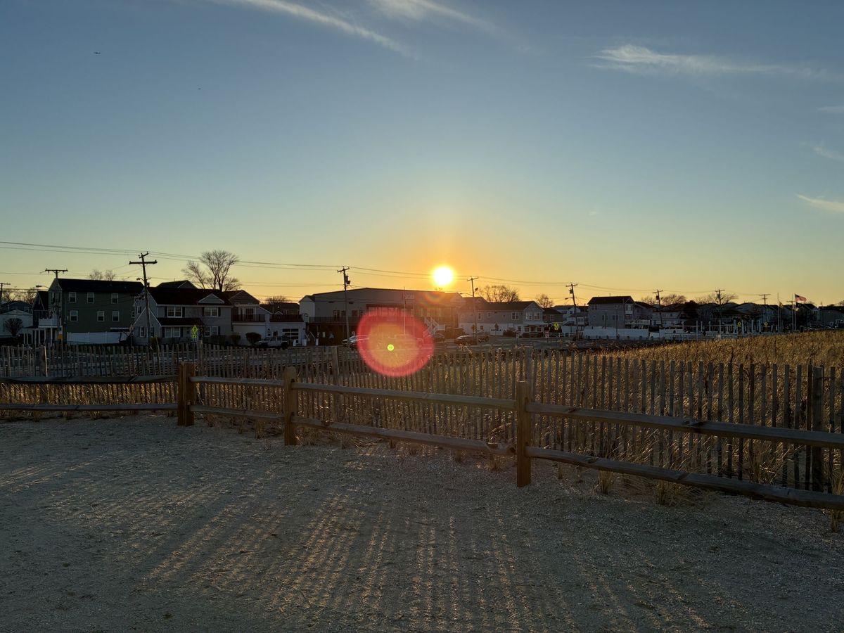 Apple iPhone 16e dynamic range sample.