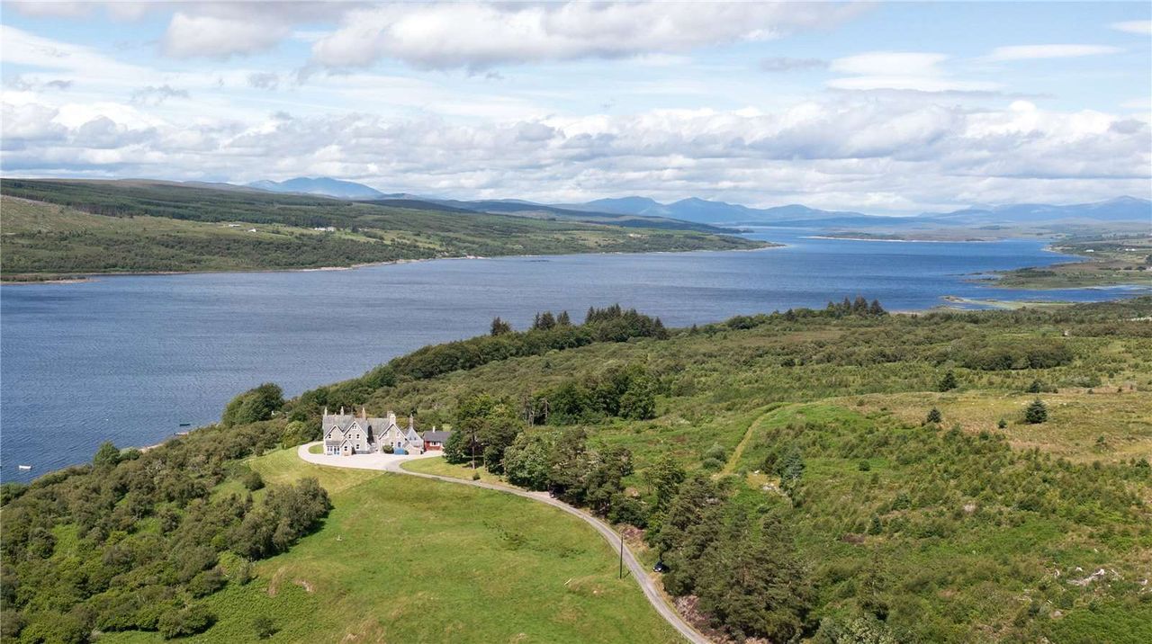 Lairg Lodge is surrounded by 184 acres of private grounds.