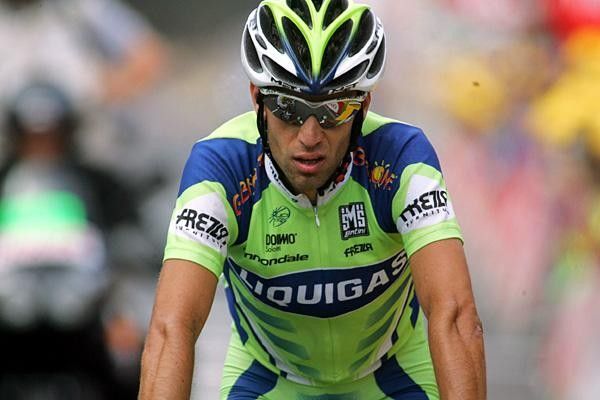 Vincenzo Nibali (Liquigas) rolls into the finish at the back of the yellow jersey group.