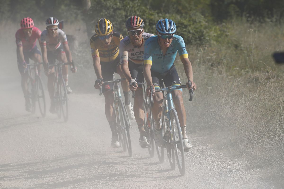 Strade Bianche 2020 - 14th Edition - Siena - Siena 184 km - 01/08/2020 - Jakob Fuglsang (DEN - Astana Pro Team) - Wout Van Aert (BEL - Team Jumbo - Visma) - Maximilian Schachmann (GER - Bora - Hansgrohe) - Alberto Bettiol (ITA - EF Pro Cycling) - Davide - photo Luca Bettini/BettiniPhoto&Acirc;&copy;2020