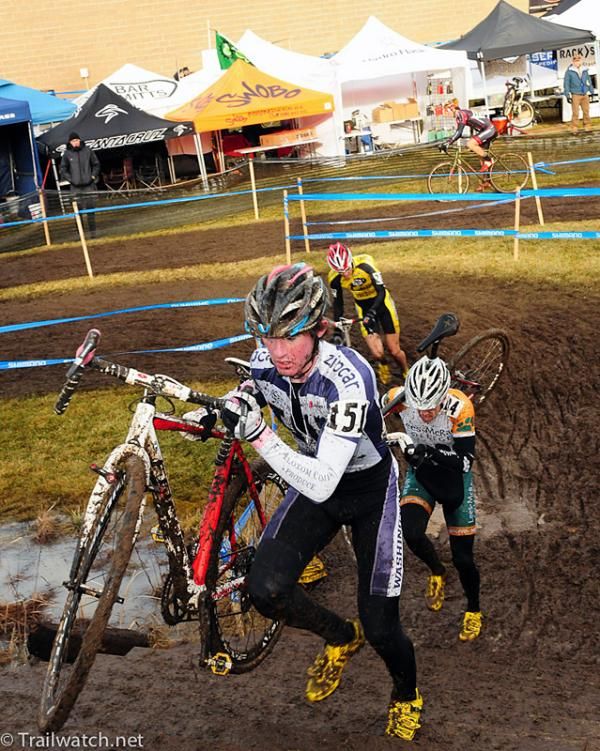 Zach McDonald leads Eric Thompson during the Division 1 championship.