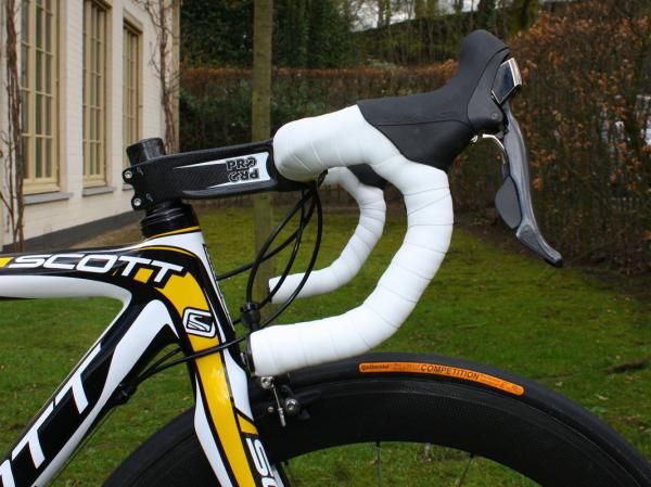 Cavendish runs PRO's anatomic-bend Vibe 7S bar.