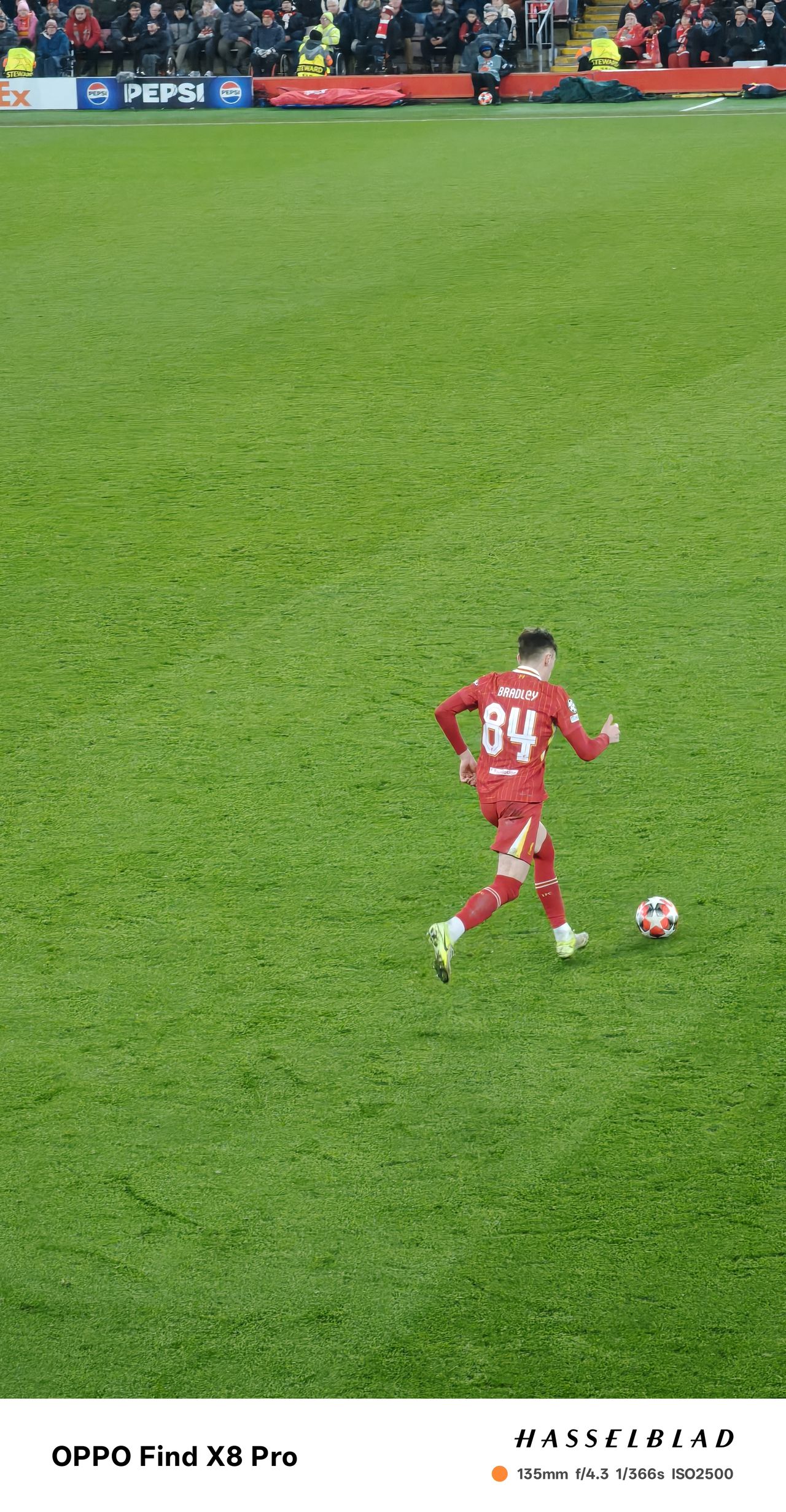 Images captured on the Oppo Find X8 Pro of the Liverpool v Lille match in the Champions League
