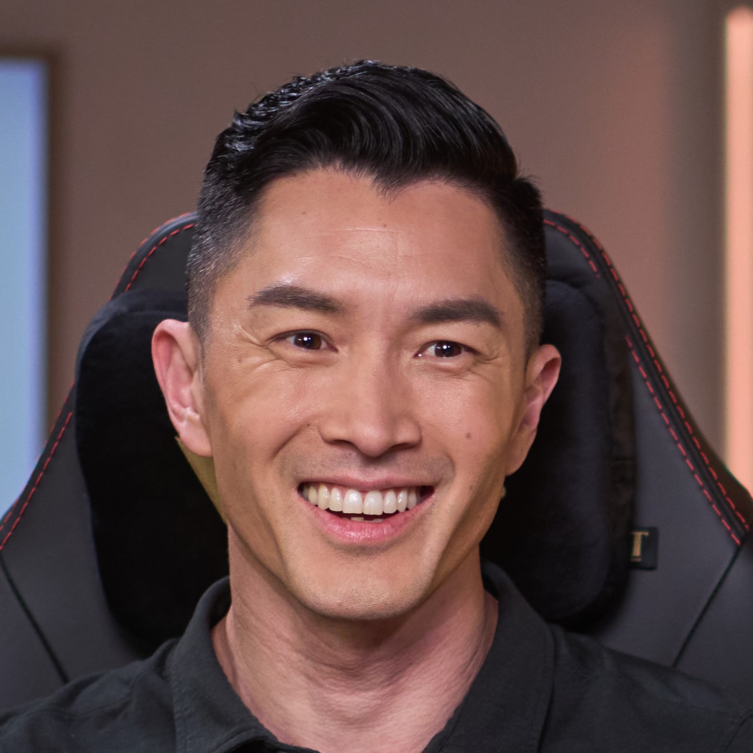 A bio picture of Dr Jordan Tsai from Secretlab