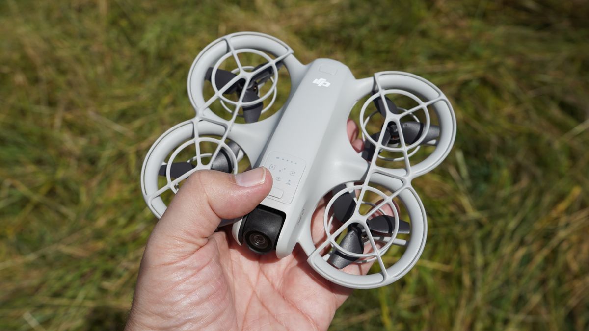 DJI Neo drone