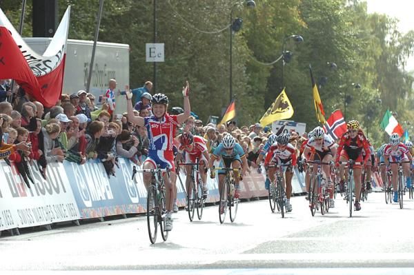 Lucy Garner timed her sprint perfectly to take a commanding victory