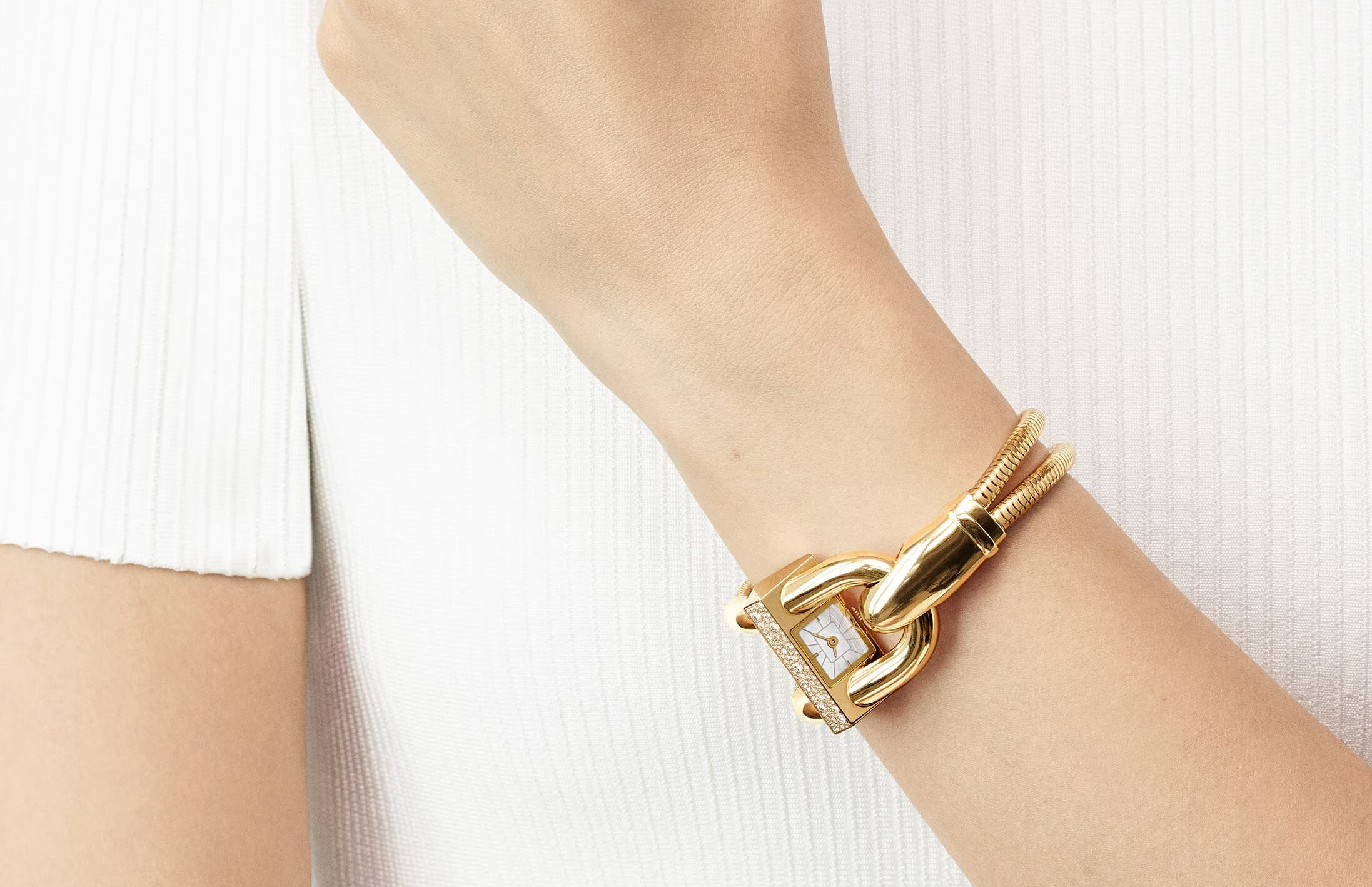 Van Cleef & Arpels Cadenas gold watch 
