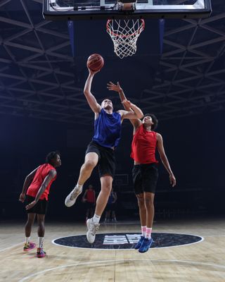 Canon EOS R5 Mark II sample image: basketball players playing a pickup game