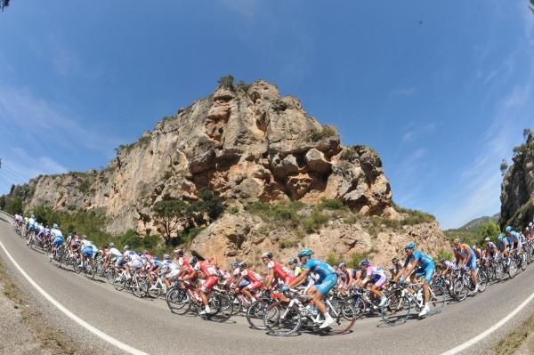 The peloton enjoyed warm sunshine for the first Spanish stage of the Vuelta.