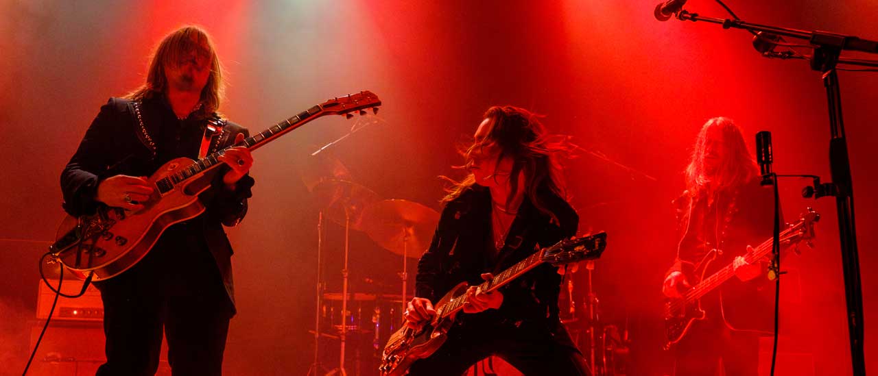 Mirador onstage at Islington Assembly Hall