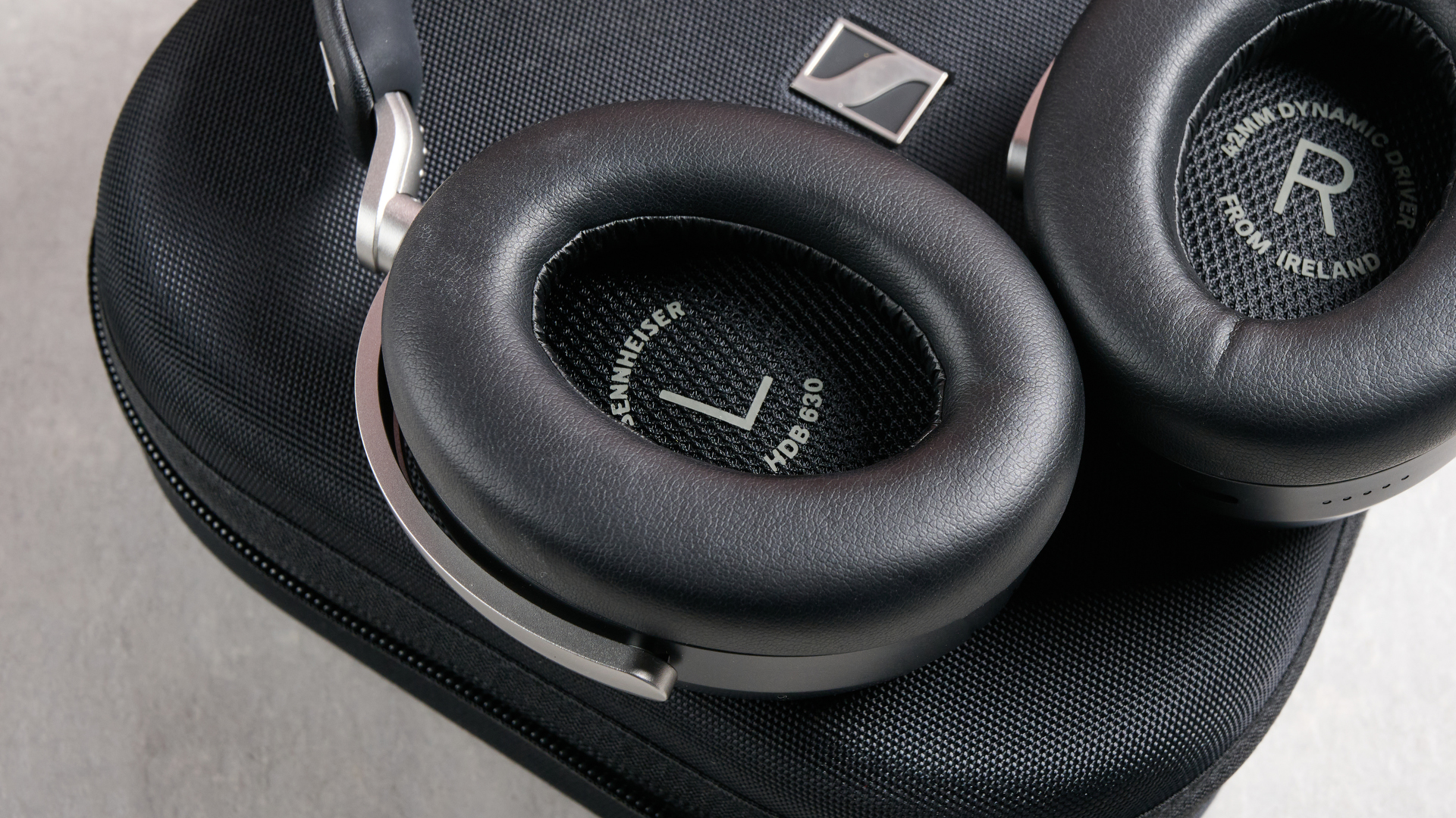 Earcups of the Sennheiser HDB 630