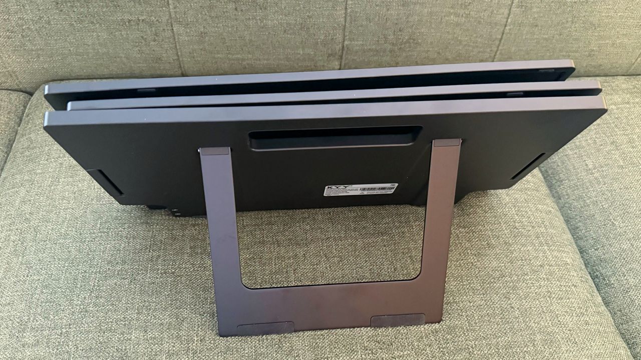 KYY X90D Triple Portable Monitor