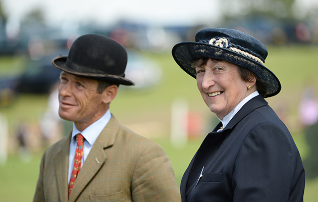Henrietta Knight and Guy Landau judge the RoR Retraining of Racehorses class
