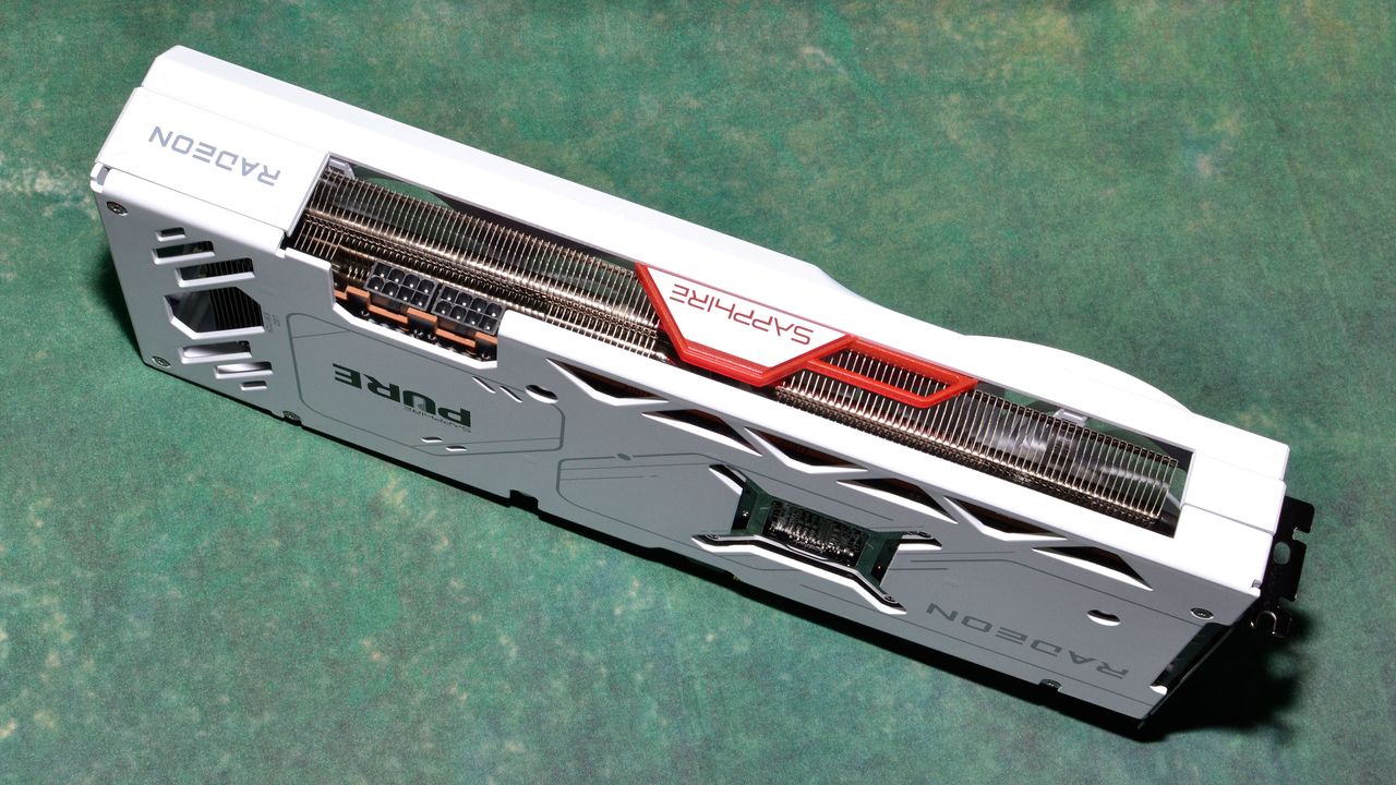 Sapphire RX 7700 XT Pure product photos