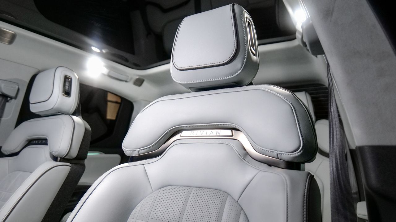 2025 Rivian R1T Tri.