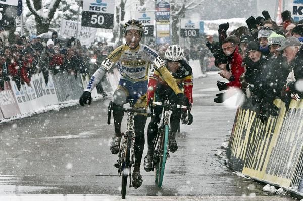 Tom Meeusen celebrates his win.