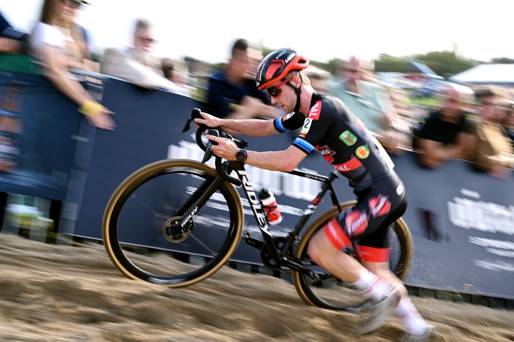 RUDDERVOORDE BELGIUM OCTOBER 29 Eli Iserbyt of Belgium and Team Pauwels Sauzen Bingoal competes during the 36th Superprestige Ruddervoorde 2022 Mens Elite SPRuddervoorde Superprestige2023 Cyclocross on October 29 2022 in Ruddervoorde Belgium Photo by Luc ClaessenGetty Images