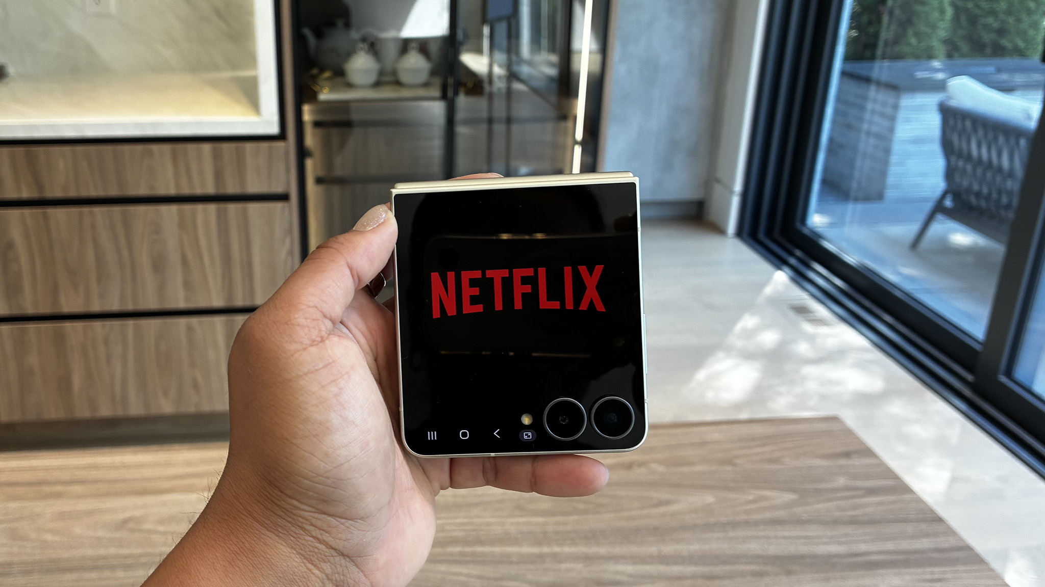 Hands-on with the Samsung Galaxy Z Flip 8, running Netflix on the cover display