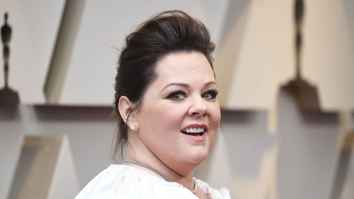 Melissa McCarthy&rsquo;s wallpaper invokes the Art Noveau trend | Homes & Gardens