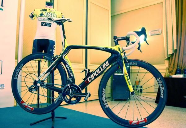 Mario Cipollini is making his mark on ISD-Neri, designing the team jersey and providing bikes to the squad