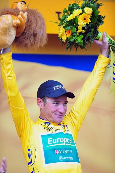 Thomas Voeckler (Europcar) remains in the lead of the Tour after 11 stages.