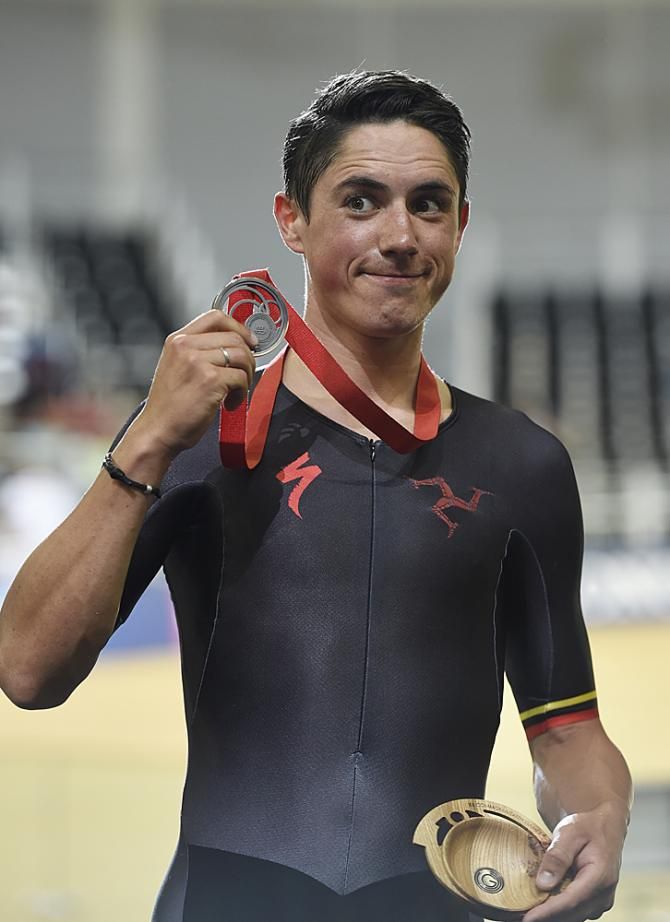 Peter Kennaugh (Isle Of Man) and the silver medal