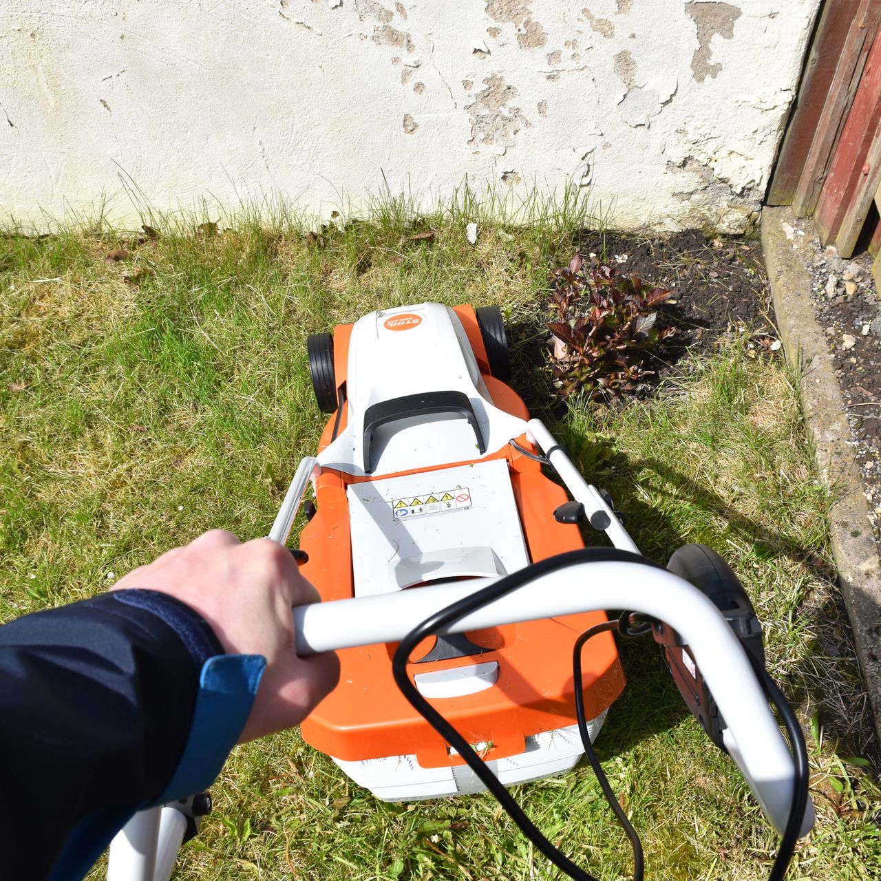 Testing the Stihl RME 235 Electric Lawn Mower at home