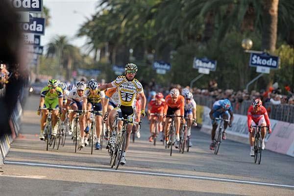 Mark Cavendish (Team Columbia-Highroad) on his way to a win.