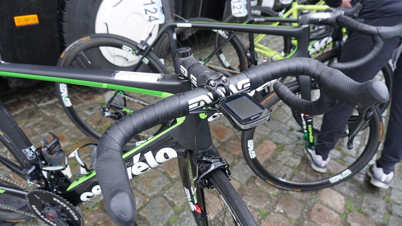 ENVE provide Team Dimension Data with the majority of their finishing kit, as well as wheels